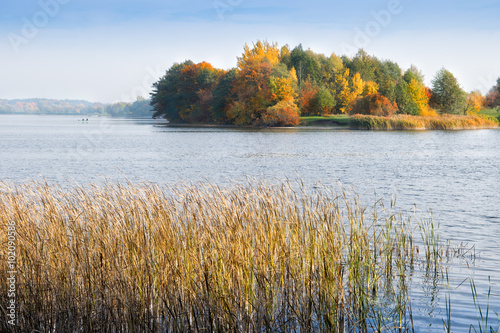 Fototapeta Naklejka Na Ścianę i Meble -  Lake Elk in autumn. Masuria, Elk, Poland.