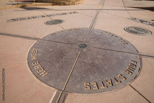 Obraz na płótnie FOUR CORNERS MONUMENT, USA - AUGUST 27: Views of the Four Corner w salonie