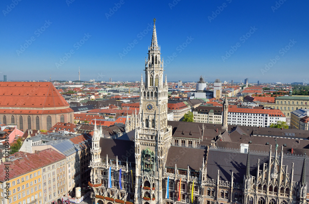 Fototapeta premium ドイツ 青空とミュンヘンの街並み