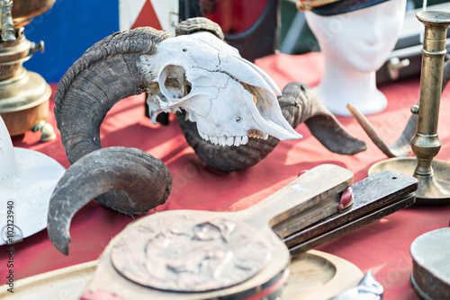 Details antique market
