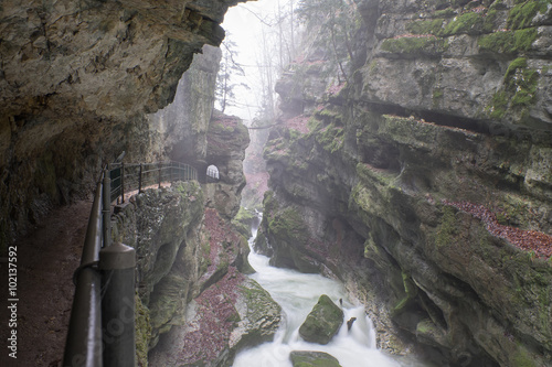 Obraz na płótnie Taubelnlochschlucht w salonie