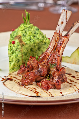 ribs calf with potato puree