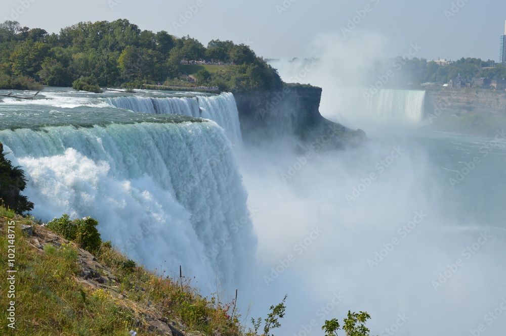 Naklejka premium Widok na wodospad Niagara