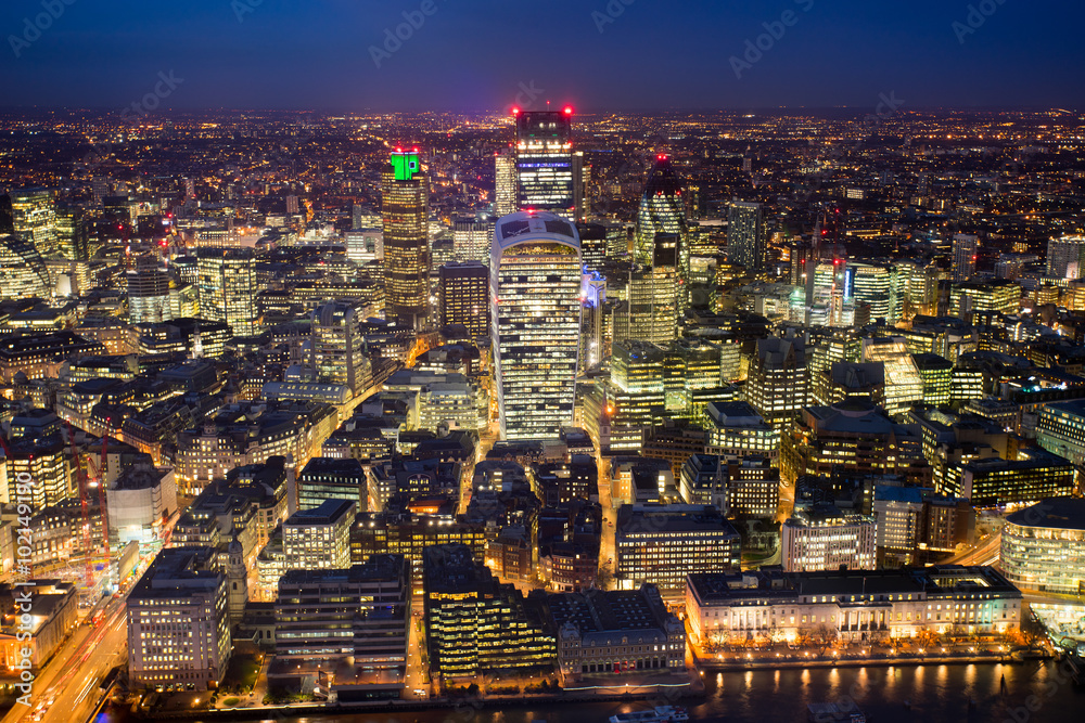 Obraz premium Business office building in London, England