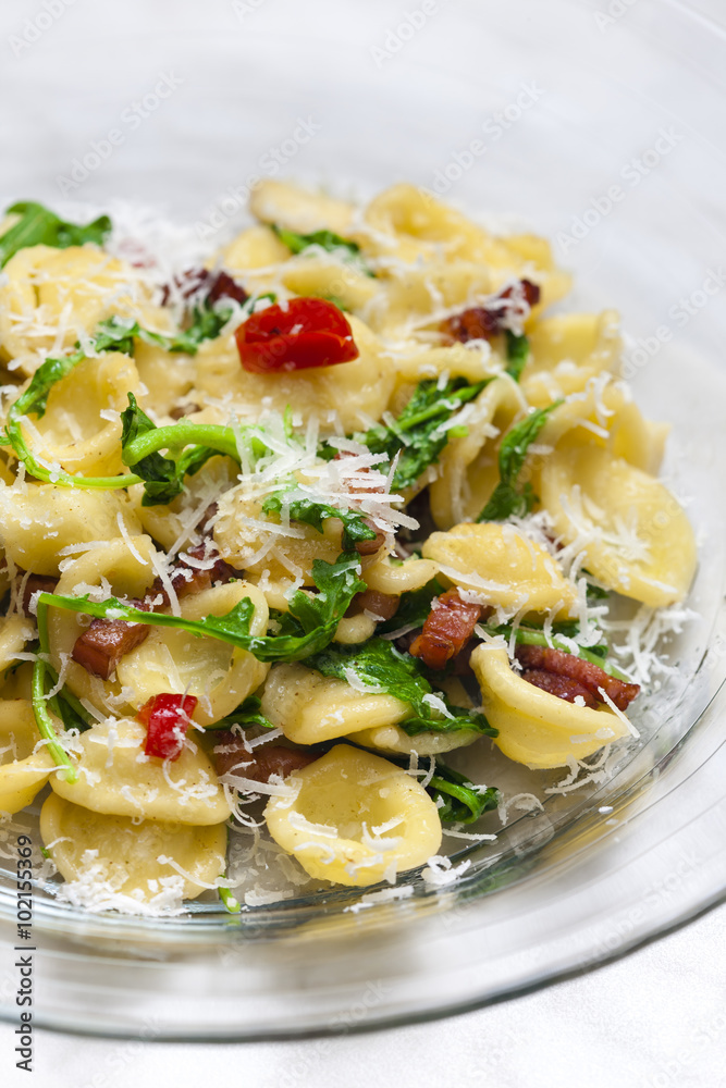 pasta orecchiette with ruccola and bacon pasta orecchiette with ruccola and bacon