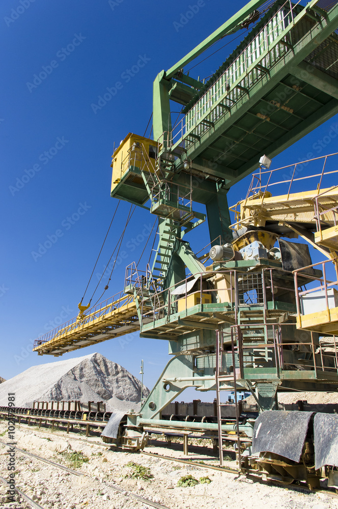 part construction quarry mechanism