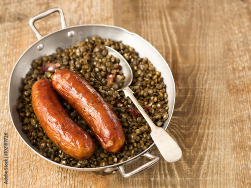 Obraz na płótnie rustic sausage with lentil w salonie