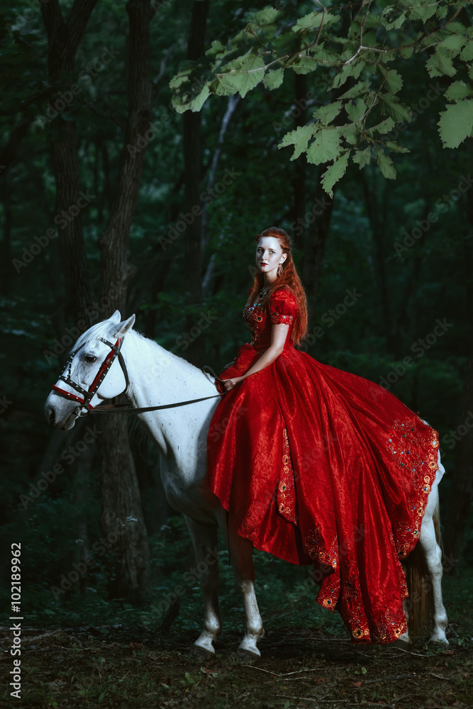 Woman dressed in medieval dress