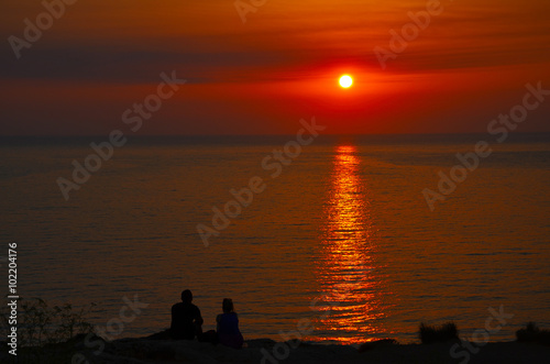 Romantic date during Sunset © vasanty