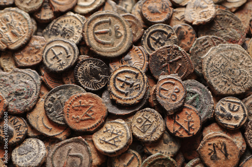 Obraz na płótnie Ancient Byzantine copper coins top view w salonie