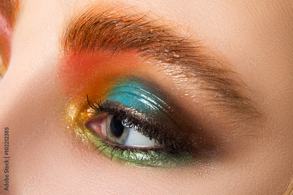 Naklejka premium Close-up view of women eye with beautiful modern make-up