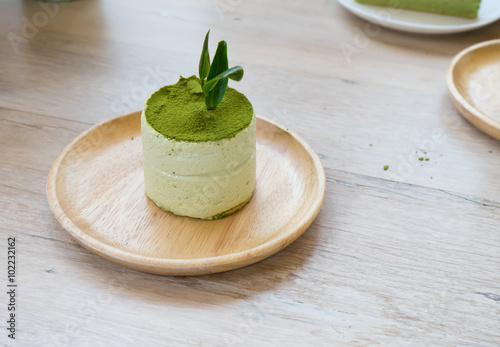 Green tea tiramisu with green tea powder