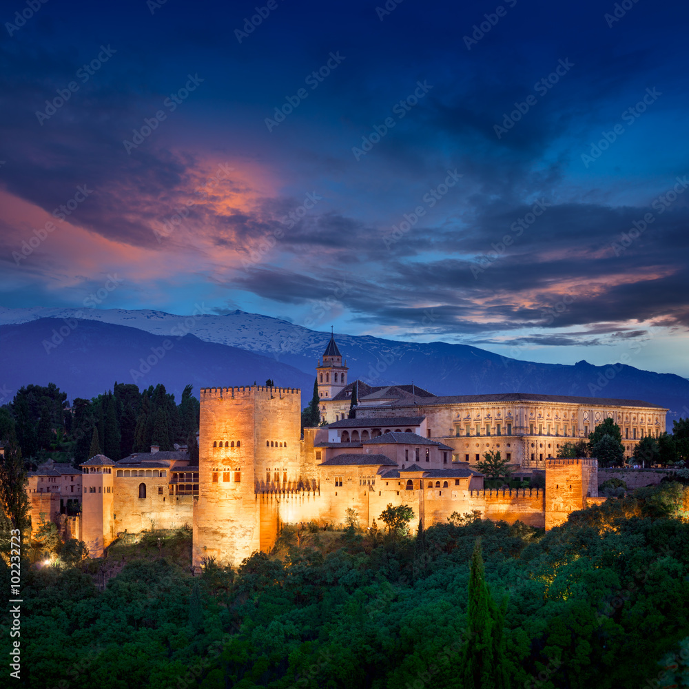 Night View of Fantastic Alhambra, European travel landmark