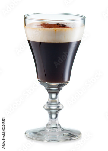 Obraz na płótnie Irish coffee in a glass isolated on white w salonie