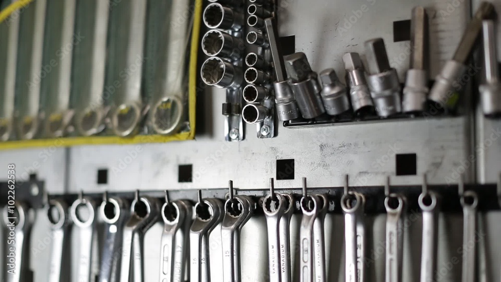 Light moves and leaves a shadow on wrenches Light moves and leaves a shadow on wrenches