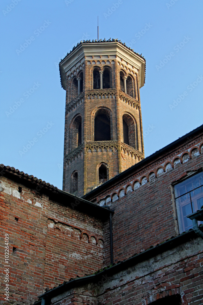 abbazia di Abbadia Cerreto; chiesa dei Santi Pietro e Paolo, torre nolare