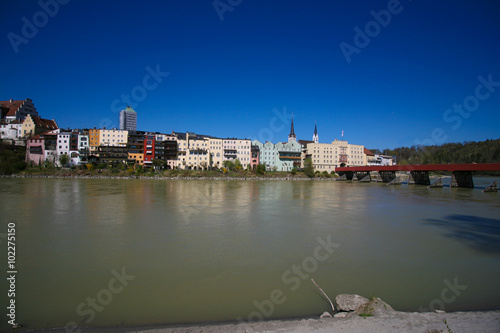 Die Schönheit des historischen Wasserburgs