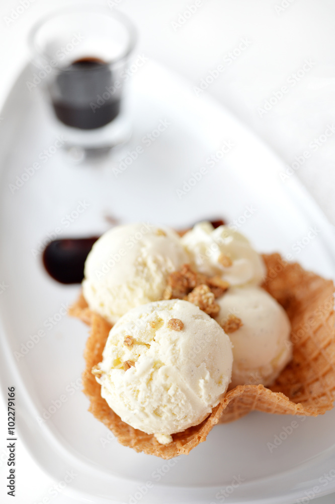 Vanilla ice cream Vanilla ice cream