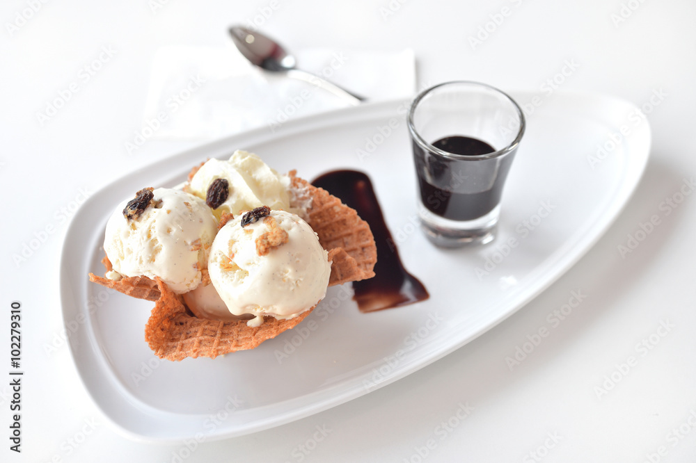 Vanilla ice cream Vanilla ice cream