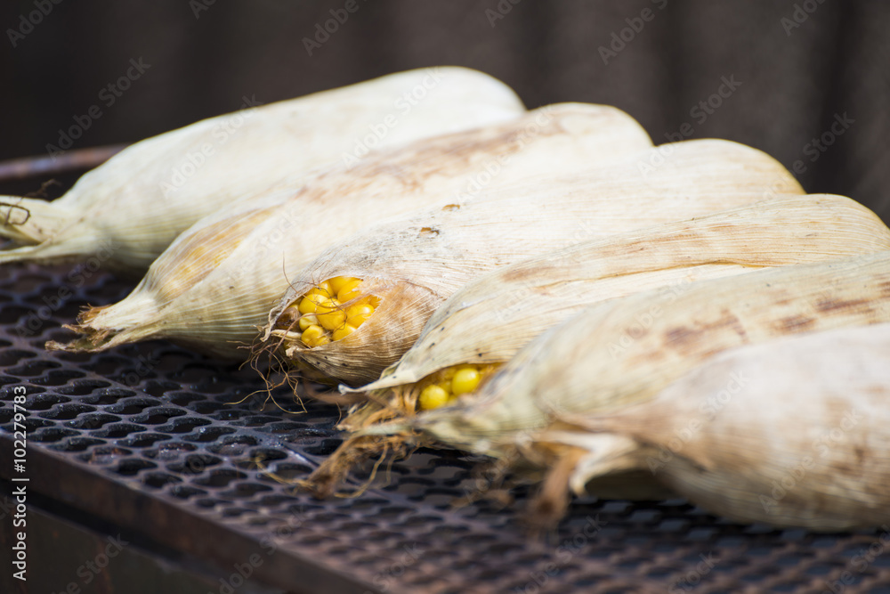 grilled sweet corn on the charcoal stove