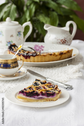 tart with blueberries and cream cheese
