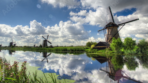 Dutch Windmills Kinderdijk - Picturesque timelapse of windmills in the Unesco Heritage site in The Netherlands