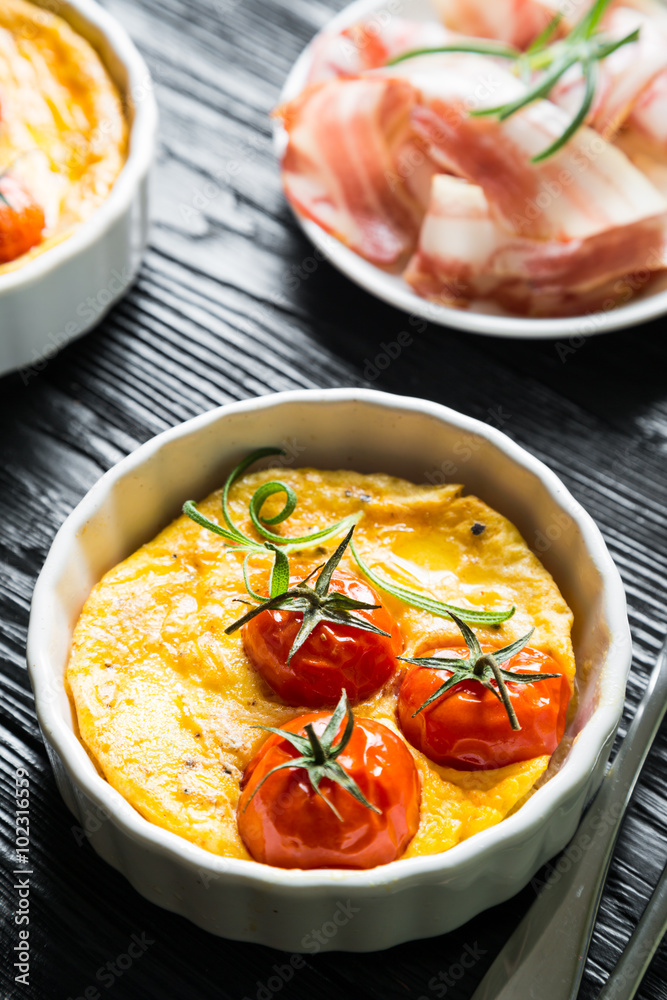 Omelette with cherry tomatoes and pancetta Omelette with cherry tomatoes and pancetta