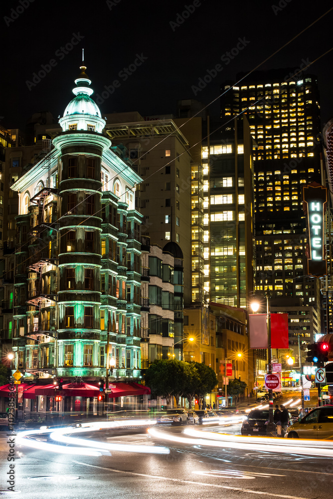 Fototapeta premium San Francisco Downtown - North Beach at Night