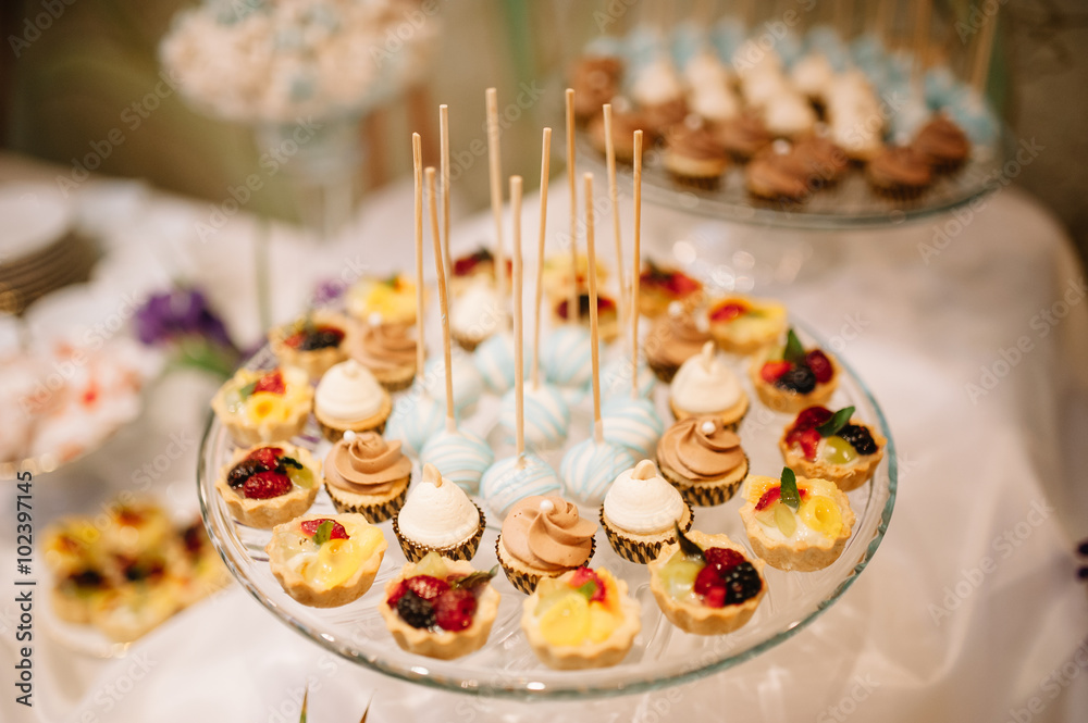 wedding dessert Cake pops and sweets