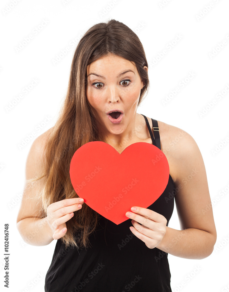 jeune femme amoureuse avec un coeur dans la main jeune femme amoureuse avec un coeur dans la main