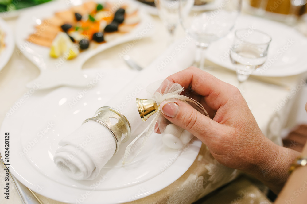 Banquet wedding table setting, ring the bell Banquet wedding table setting, ring the bell