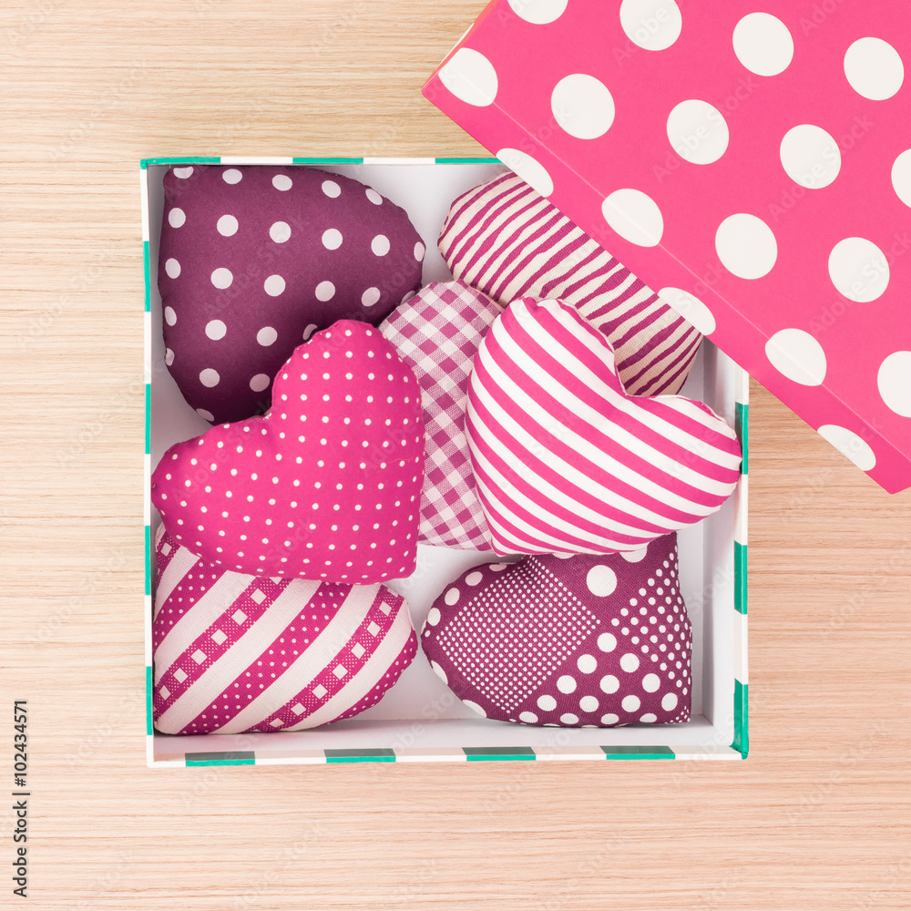 Obraz premium gift hearts in a box for valentine day