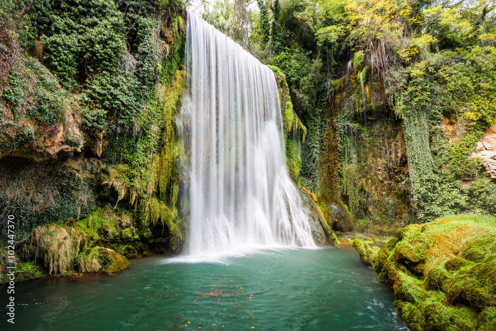 Cascada en el Monasterio de Piedra, Zaragoza (España)