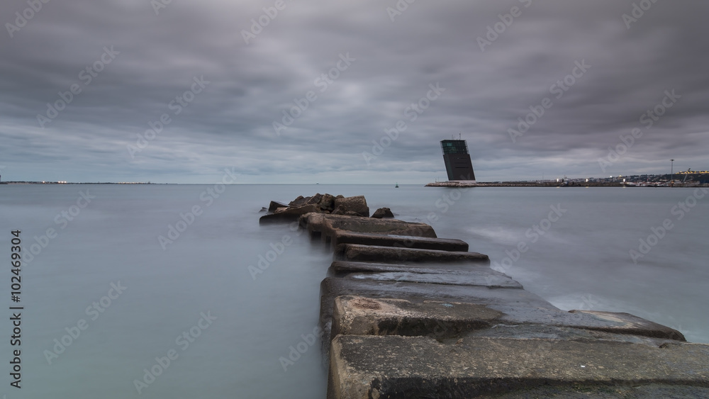 Fototapeta premium Pontão de Pedra e Torre VTS