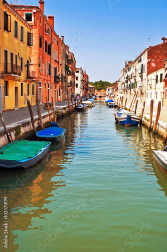 Fototapeta Naklejka Na Ścianę i Meble -  Boats in Venice