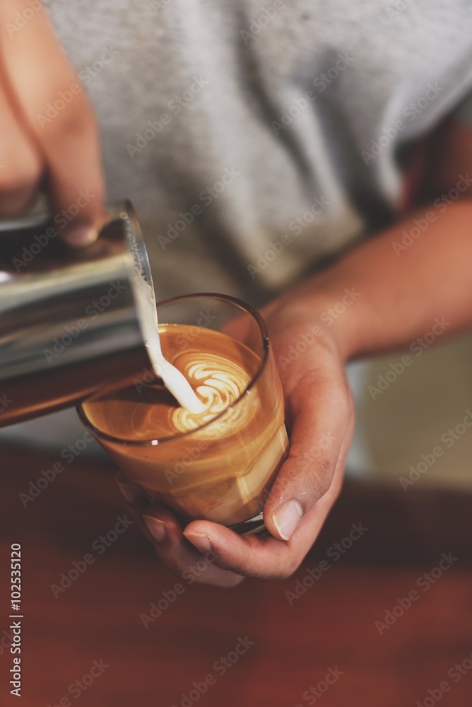 how to make coffee latte art in vintage color tone
