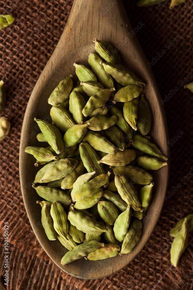 Raw Organic Cardamom Pods Raw Organic Cardamom Pods