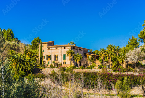 Mediterranean Villa © vulcanus