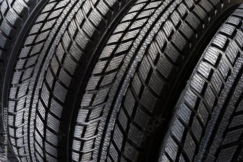 The tread pattern tires