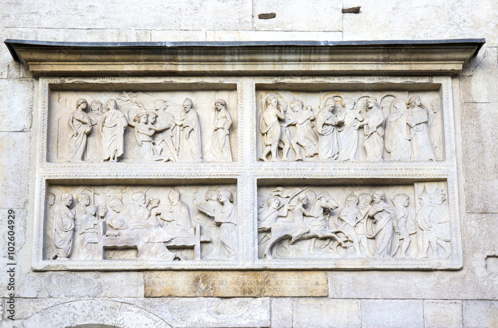 Stone sculptures on the exterior of the Cathedral in Modena (Ita