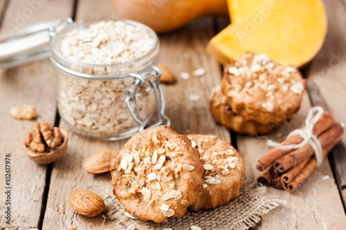 Diet cookies with oatmeal and pumpkin