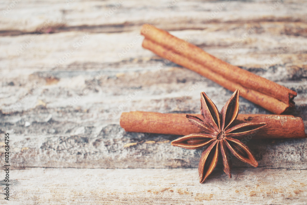 Star anise and cinnamon Star anise and cinnamon