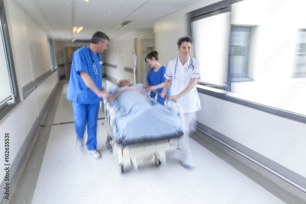 Obraz premium Motion Blur Stretcher Gurney Patient Hospital Emergency