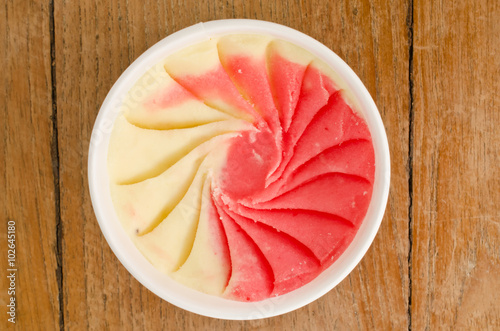  Strawberry  with banana Italian ice cream tub