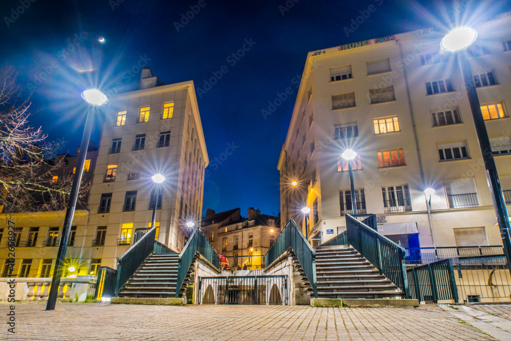 Centre ville de Nantes de nuit - France 