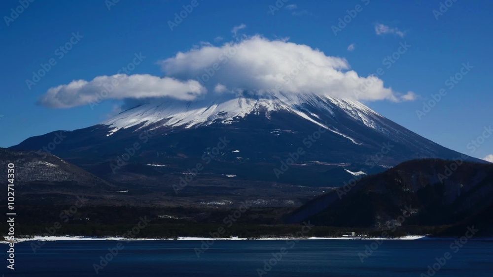 本栖湖より富士山 本栖湖より富士山
