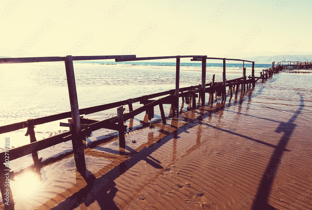 Fototapeta premium Boardwalk on the beach