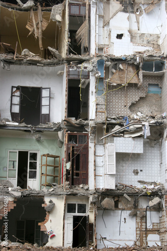 iterior de edificio en proceso de demolicion © ffmr