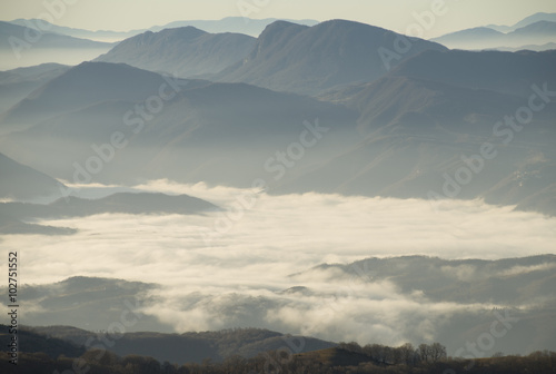Montagne e nebbia © luke47
