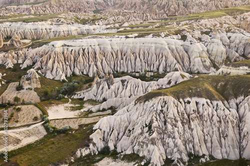 Foto Rocks in Rose Valley of Goreme National Park in Central Anatolia, Turkey